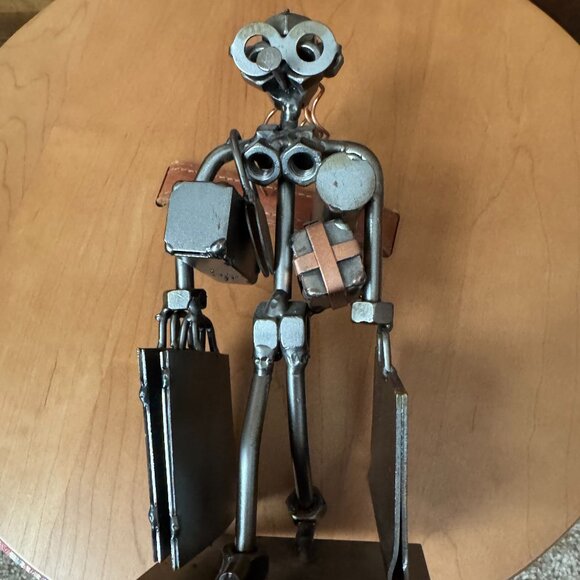 Hinz & Kunst Germany Design Das Original Sculpture - Woman w/Packages - Picture 9 of 10